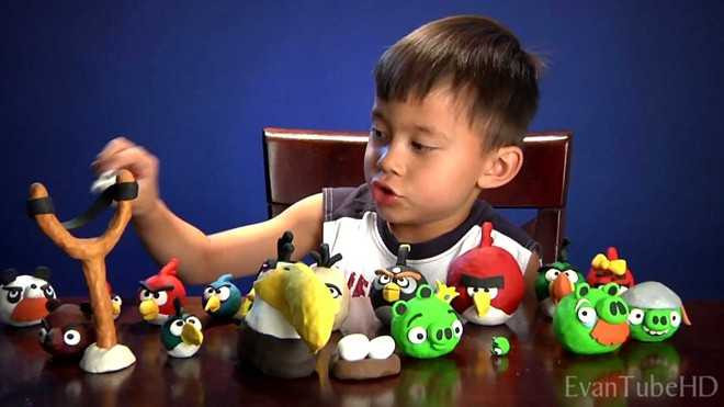 Video đánh giá đồ chơi Angry Birds đưa Evan trở thành một Youtube Star. (Ảnh: EvanTubeHD)