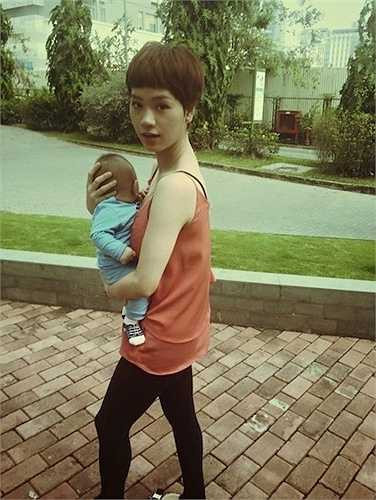 Trà My Idol giờ đang sống cuộc sống viên mãn bên người chồng giàu có và con trai đầu lòng cô hạ sinh hồi cuối tháng 11/2014. (Trung Ngạn tổng hợp)