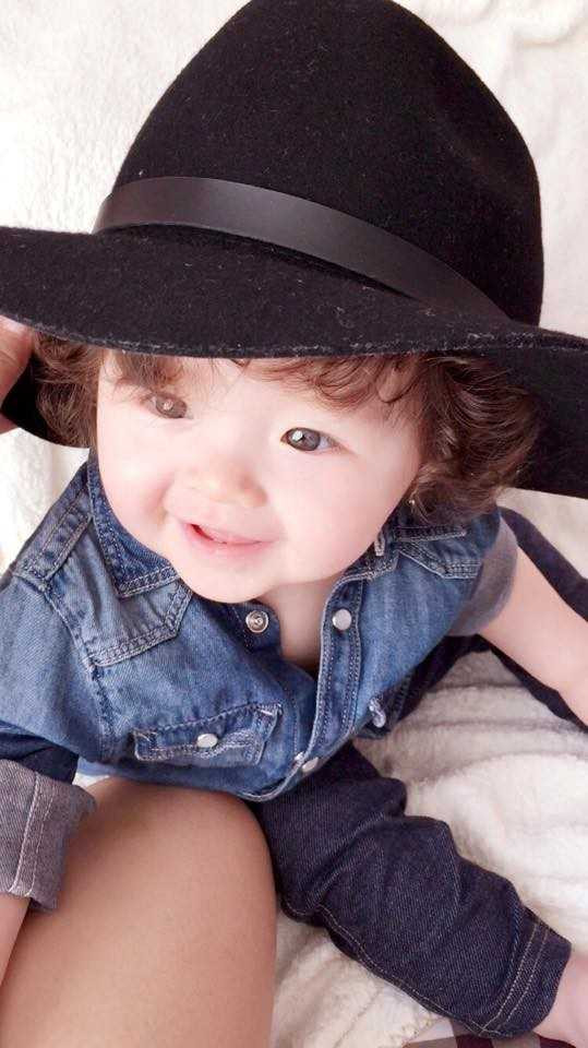 Dù tự hào về con gái xinh đẹp nhưng Elly Trần không có ý định công bố về danh tính cha của bé.