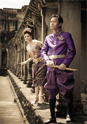 Tuy nhiên ông Trần Thanh Hải chồng sắp cưới cựu siêu mẫu có mẹ là người thuộc Hoàng gia Campuchia, bố là người Việt và là cháu của Hoàng thân Norodom Sihanouk. Vì vậy, vợ chồng Vũ Thu Phương được 'lực lượng an ninh tại khu đền khu đền Di sản thế giới còn đi theo, trợ giúp họ'. 