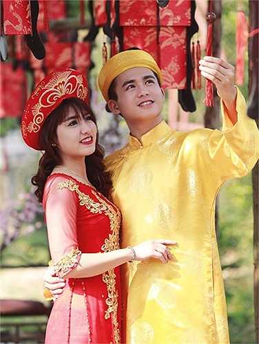 'Năm 2014 thực sự là một năm khá thành công, khi em đạt kết quả học tập tốt, tham gia tích cực các phong trào văn hoá văn nghệ thể dục thể thao của ngành cũng như tham gia các hoạt động thiện nguyện giúp đỡ cộng đồng', Hiếu chia sẻ