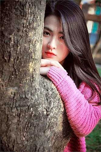 Ước mơ của hot girl tài sắc này là trở thành một diễn viên nổi tiếng và một bà chủ quán gà rán