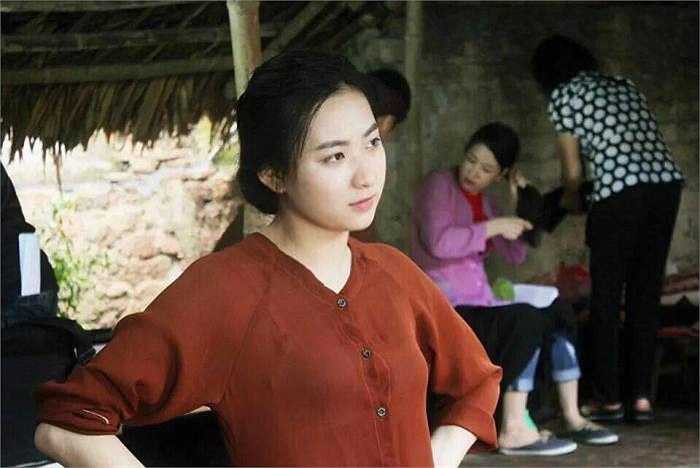 Minh Trang còn làm người mẫu ảnh cho các báo, hình ảnh đại diện cho nhiều sản phẩm, đóng một số MV 