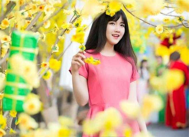 Hot girl 'trà sữa' Nguyễn Hoàng Kiều Trinh (1994) đến từ Sài Gòn sở hữu vẻ đẹp xinh xắn, mộc mạc