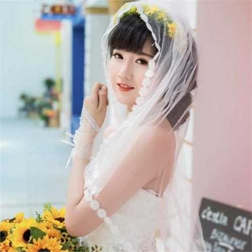 Đầu xuân năm mới Kiều Trinh mong muốn công việc cũng như gia đình và sức khoẻ của mình cũng như những người thân thiết sẽ luôn thuận lợi và suôn sẻ.