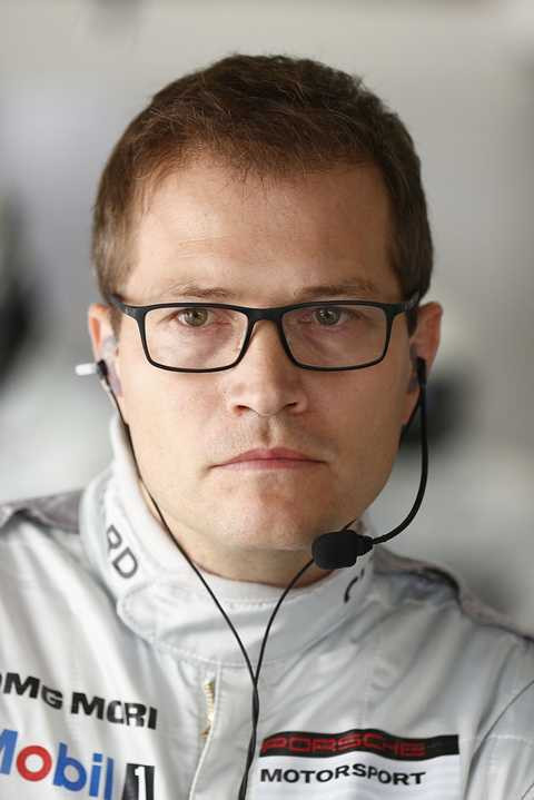 Siêu xe Porsche 919 Hybrid quyết vô địch giải Le Mans