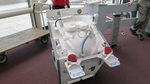 Những điều khó khăn khi sống ngoài vũ trụ