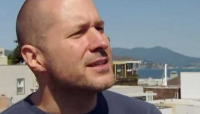 Hiện nay, ông đang sinh sống tại San Francisco và sử dụng phương tiện công cộng để di chuyển tới trụ sở của Apple tại Cupertino, California, Mỹ