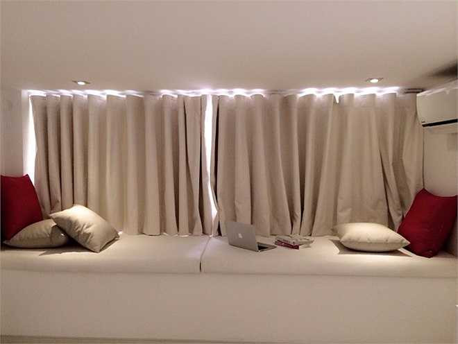 Tông màu chủ đạo được vợ chồng Thủy Tiên chọn để trang trí cho biệt thự là màu đen trắng.