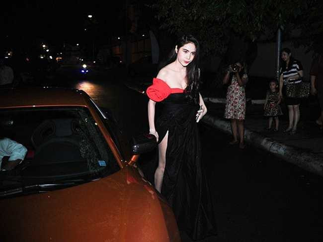 Khi bị cho là 'lái xe đi mượn', Thủy Tiên ngay lập tức lên tiếng phủ nhận điều này