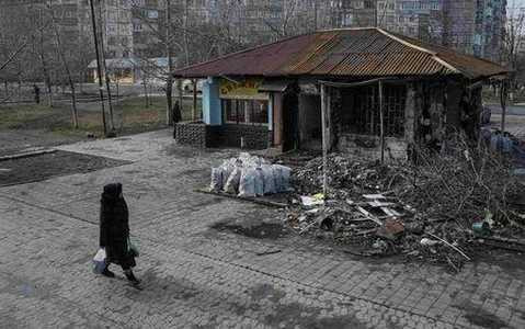 Một góc Mariupol tan hoang vì đạn pháo