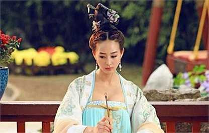 Hai người bắt đầu yêu nhau từ năm 2014. Nữ diễn viên 33 tuổi khi được hỏi về kế hoạch kết hôn nhưng cô cho biết chưa quyết định thời điểm nào là phù hợp nhất cho chuyện trăm năm, sự nghiệp diễn xuất vẫn được cô ưu tiên hàng đầu. (Nguồn: Dân Việt)