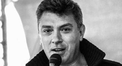 Vì sao người tình xinh đẹp của cựu Phó Thủ tướng Nga vội về Ukraine?