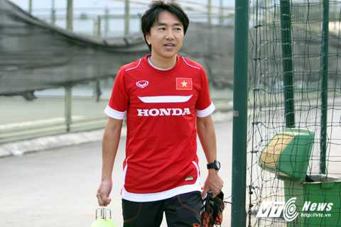 HLV Miura và 300 ngày đáng nhớ với bóng đá Việt