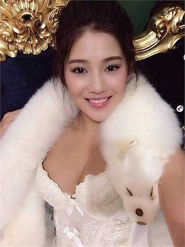 Cô bạn vô cùng quyến rũ, cá tính