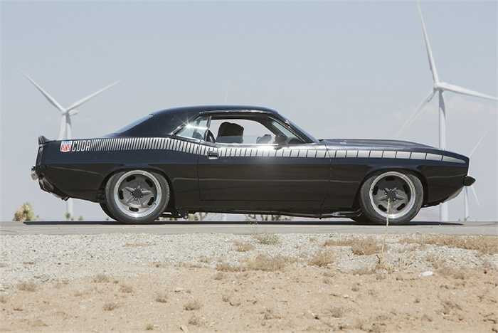 Những chiếc xe siêu đắt đỏ như 969 Ford Tprino Talladega 'GPT Special', 1970 Plymouth Barracuda cũng được đưa vào bộ phim.