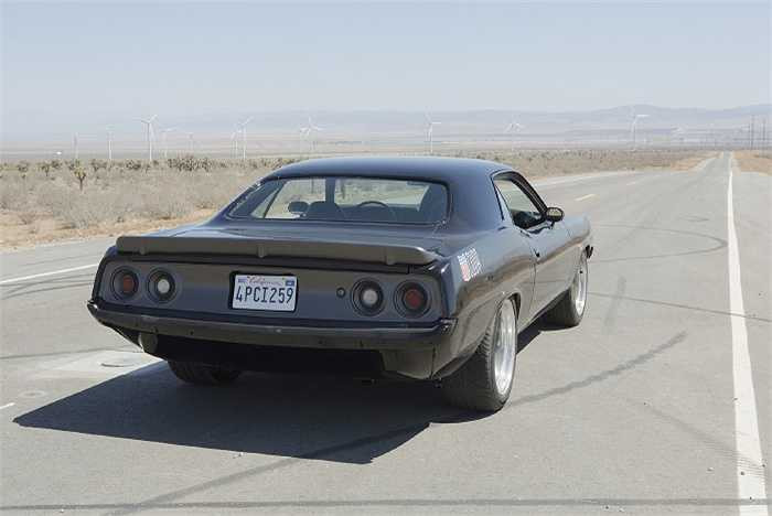 Trong suốt hơn một thập kỷ qua, loạt phim Fast & Furious đã trở thành tượng đài của dòng phim hành động/ đua xe với 6 phần, mang lại doanh thu gần 2,4 tỷ USD toàn cầu và là thương hiệu lớn nhất đến từ hãng Universal.