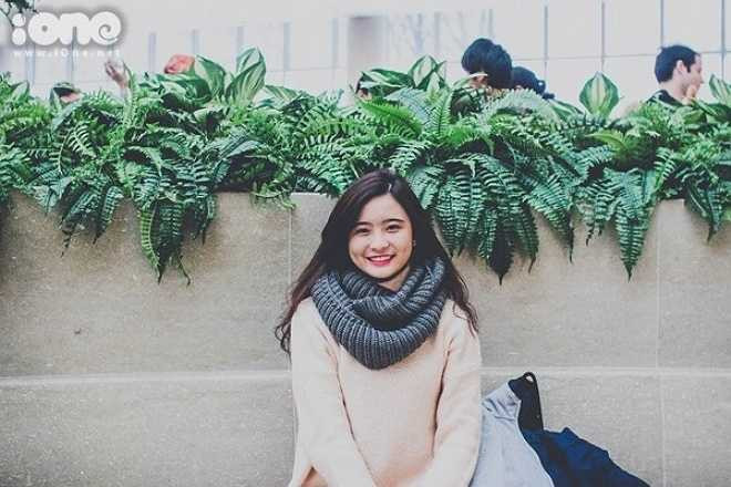 'Những ngày đầu mình rất nhớ nhà. Lúc đầu, mình thực sự rất buồn về cuộc sống của một du học sinh khi không ai quan tâm, không ai chăm sóc, tất cả phải do bản thân mình tự lo lấy. Ở trường, mình cảm thấy vẫn chưa hợp với cách dạy và học. Ngày đầu tiên đi học mình đã khóc một mình rất nhiều', Hạnh tâm sự.