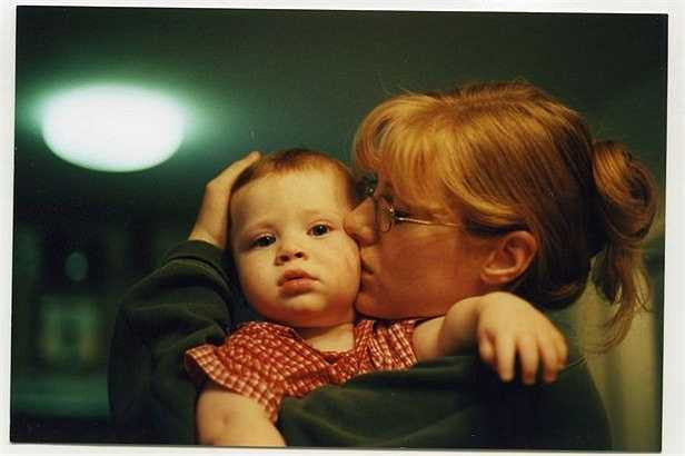 Khi lên 2 tuổi, các bác sĩ chẩn đoán Jacob bị tự kỷ. Họ nói rằng cậu bé sẽ không bao giờ biết đọc, biết viết, thậm chí là những hoạt động bình thường như buộc dây giày. Thế nhưng mẹ Jacob đã phủ nhận điều đó và nuôi dưỡng cậu trở thành một thiên tài toán – lý. Cậu có chỉ số IQ 170, cao hơn Einstein. Jacob còn được dự đoán sẽ đạt giải Nobel khi chỉ mới 14 tuổi. Ảnh: The Spark