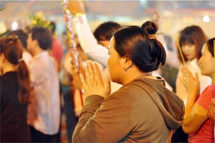 Thành kính xin lộc, cầu may