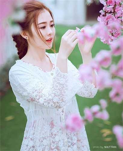 Cô bạn hi vọng sẽ có chuyển hướng tốt, vừa hoạt động được nghệ thuật, vừa kinh doanh theo sở thích của mình. 