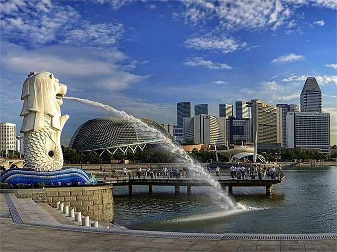 Tuy nhiên, hình ảnh tượng trưng đặc biệt nhất của thành phố là Merlion - một sinh vật nửa sư tử, nửa cá như trong truyền thuyết
