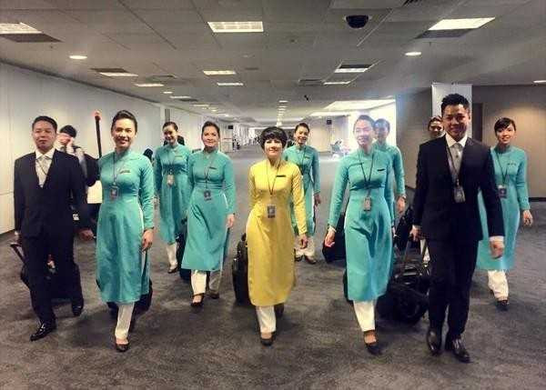Mẫu đồng phục mới đã được phi hành đoàn sử dụng từ ngày 3/3.