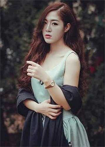 Câu nói yêu thích của cô bạn là: 'Học, học nữa, học mãi'.