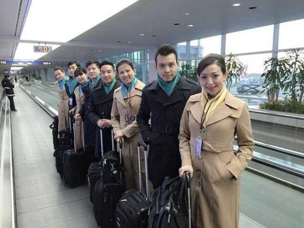 Những tranh cãi xung quanh bộ đồng phục mới của Vietnam Airline