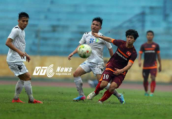 Công Phượng chơi đầy nỗ lực