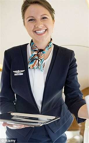 Carolyn cho hay, chuyện boa bằng tiền mặt trên các máy bay tư nhân diễn ra thường xuyên. Có nữ tiếp viên được boa tới 20.000 USD chỉ trên một chuyến bay. Như vậy, mỗi năm họ có thể mang về nhà khoản lương thưởng lên tới 180.000 USD. 