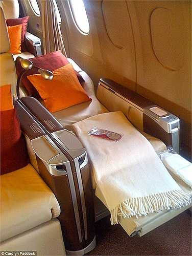 Sau khi được bọc da, một chiếc ghế VIP đến từ công ty nổi tiếng có thể có giá 45.000 USD và một chiếc đi-văng gồm 3 chỗ ngồi có giá 65.000 USD. Một tivi màn hình phẳng 55 inch chỉ được trang bị sau khi ông chủ giàu có chi ra 28.000 USD. 