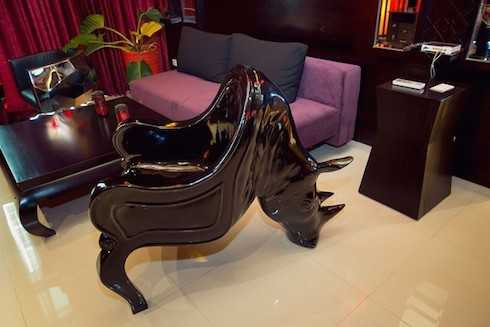 kim lý phòng khách