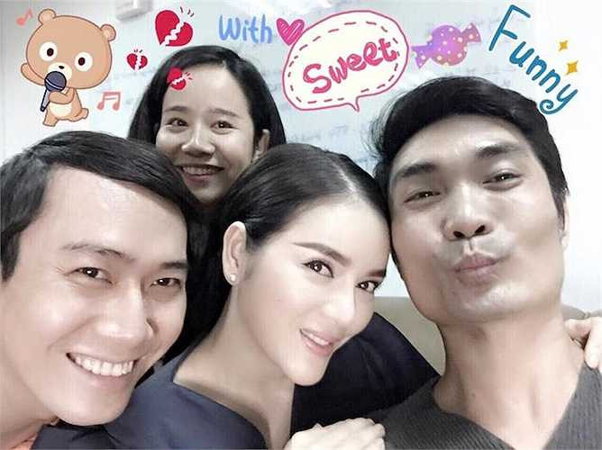 Đầu năm 2015, cô cũng 'dính' nghi vấn phẫu thuật thẩm mỹ với chiếc cằm dài 'bất thường'.