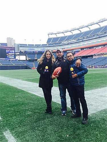 Vanessa Huppenkothen Labra sinh ngày 24/7/1985 là một người dẫn chương trình nổi tiếng tại Mexico.