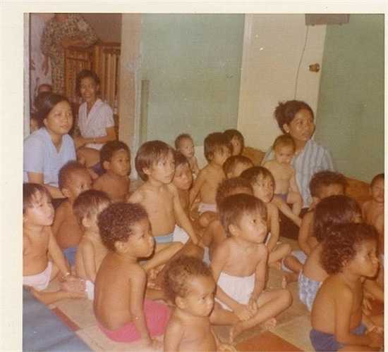 Ảnh hiếm về trẻ Việt lai tại trại mồ côi trước khi sang Mỹ