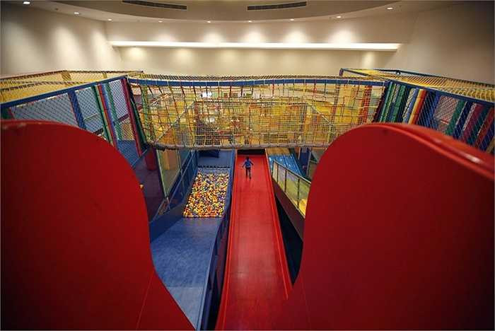 Trẻ em được khuyến khích chơi đùa trong nhà