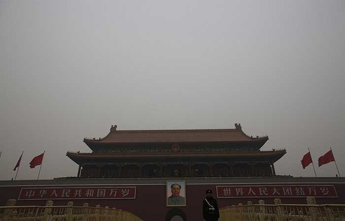 Thiên An Môn cũng không tránh khỏi ô nhiễm