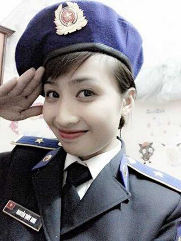 Gặp nữ thiếu úy xinh đẹp của Cảnh sát biển Việt Nam