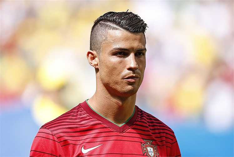 Dường như chỉ có... kiểu tóc là thứ ít tốn kém nhất với siêu sao người Bồ Đào Nha. 