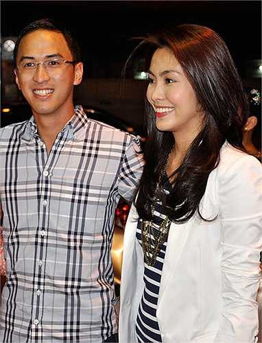 Chính nhờ sự khéo léo đó, đến tận ngày hôm nay, hôn nhân của Hà Tăng vẫn vô cùng yên ấm. 