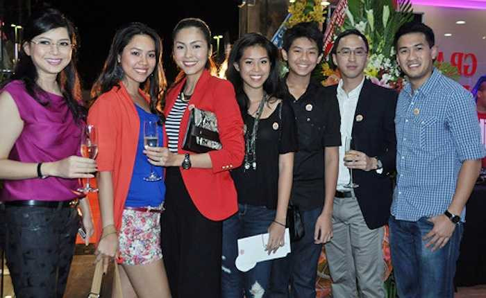 Sau đám cưới, Tăng Thanh Hà dừng toàn bộ các hoạt động nghệ thuật. 