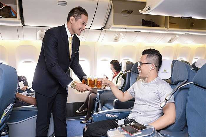 Được biết, lần giới thiệu lấy ý kiến công chúng này là bước cuối cùng để hoàn thiện trước khi chính thức đưa bộ trang phục mới này vào sử dụng từ cuối tháng 5/2015, cùng thời điểm đưa vào khai thác tàu bay mới Boeing 798-9, Airbus A350-900 và thay đổi toàn bộ hệ thống nhận diện thương hiệu mới. Đồng thời, việc thử nghiệm lần này cũng nhằm mục đích đảm bảo sự an toàn, tiện lợi và phù hợp trong điều kiện thực tế. 