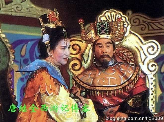 Triệu Lệ Dung đảm nhận vai Xa Trì vương hậu sinh năm 1928 và mất ngày 17/7/2000, hưởng thọ 72 tuổi.