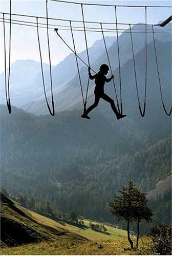 2. Skywalking trên đỉnh núi An Pơ