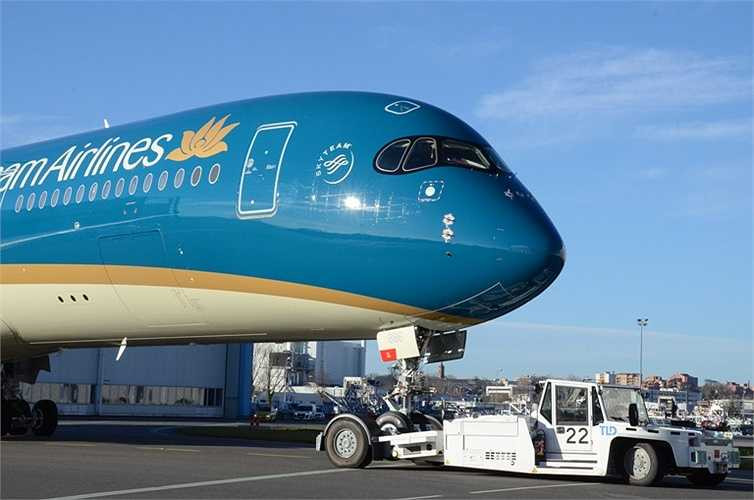 Hơn 70% khung máy bay A350 làm bằng vật liệu tiên tiến kết hợp composite (53%), titan và hợp kim nhôm cao cấp. 