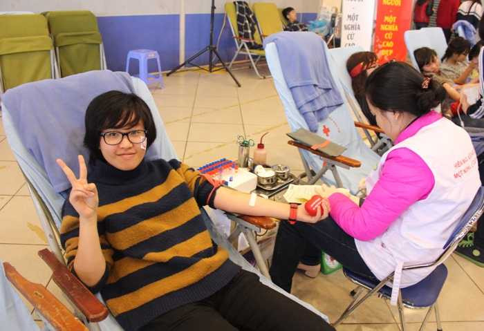 Dàn sao Việt hội tụ trong ngày hội hiến máu "Lễ hội Xuân hồng" 2015