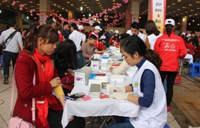 Nụ cười rạng rỡ trên môi bạn trẻ.