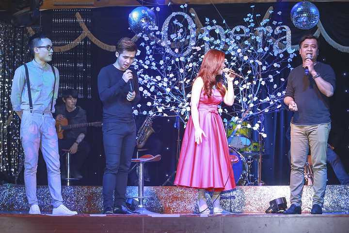 Đặc biệt có nhạc sĩ Tiến Minh đến ủng hộ và nghe các bạn hát, Tiến Minh rất vui và hứng thú khi đc nghe giọng ca của Hà Duy hát live. Anh nhận xét rằng Hà Duy có 1 giọng ca nam rất tốt và những quãng giọng rất dài