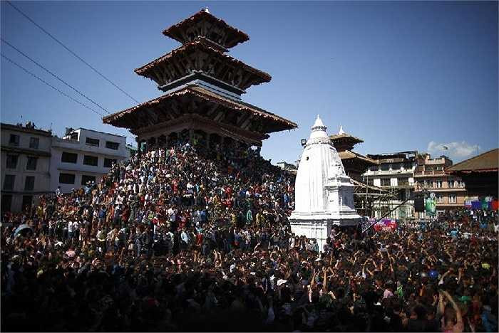 Hàng ngàn người tập trung tổ chức lễ hội Holi tại Kathmandu, Nepal